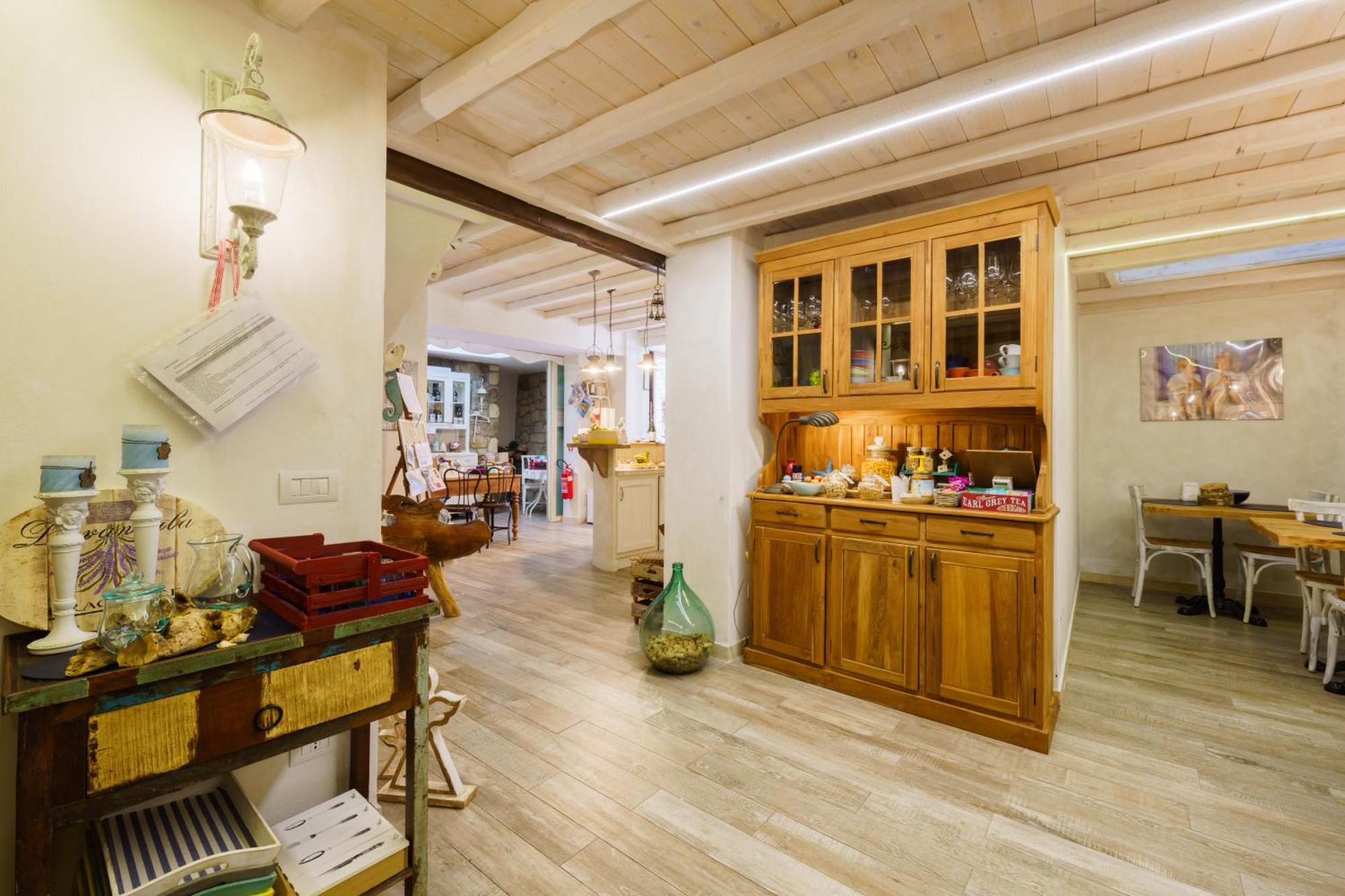 La Rocca Maison De Charme Alojamento de Acomodação e Pequeno-almoço Moneglia