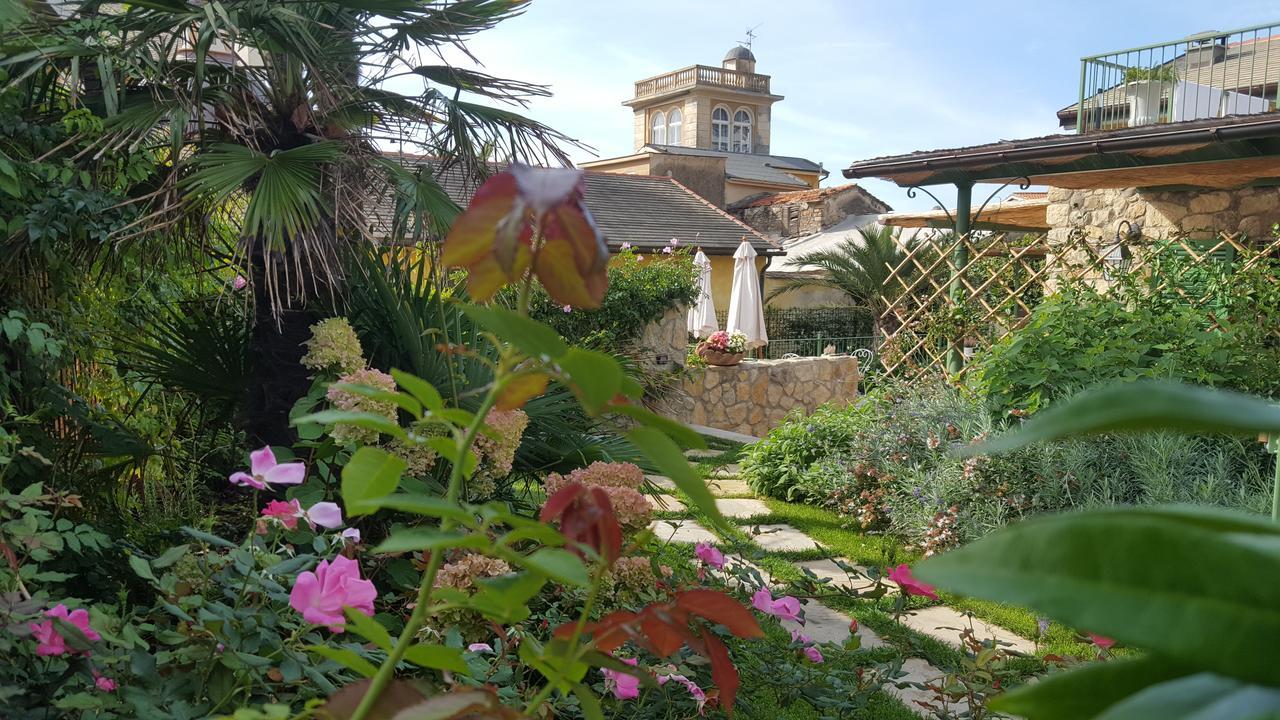 Bed & Breakfast La Rocca Maison De Charme